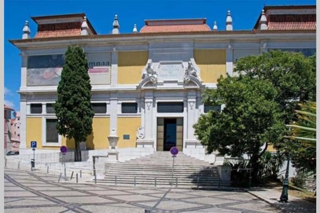 Two Bedroom Cozy Flat By River In Quiet Art Zone Lisboa Eksteriør bilde