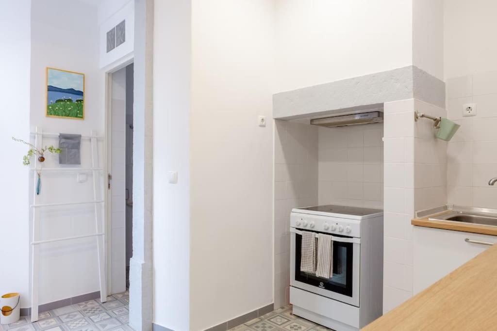 Two Bedroom Cozy Flat By River In Quiet Art Zone Lisboa Eksteriør bilde
